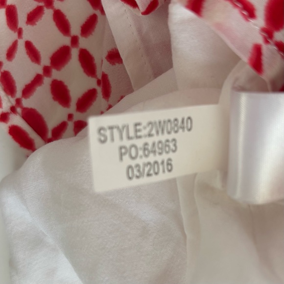 Silk Vineyard Vines Red White Geometric Art Print Short Sleeve Pullover Blouse S - Picture 7 of 10